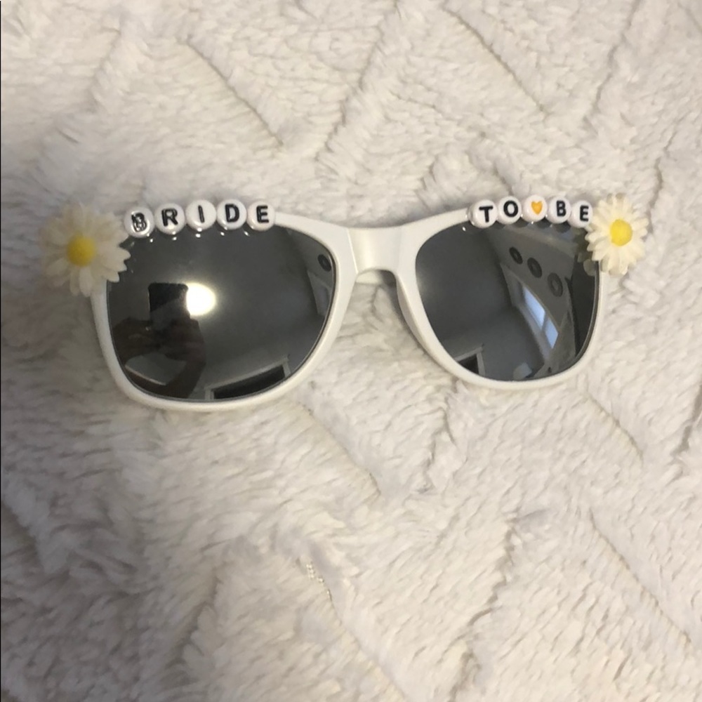 “Bride to Be” 🌼 Sunglasses